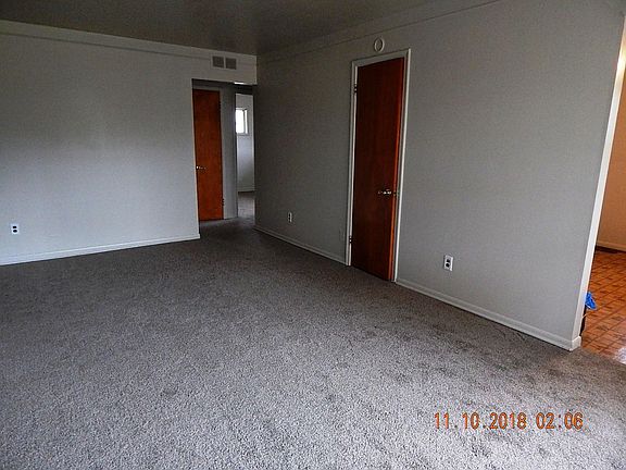 4th image of 14383 Helen St