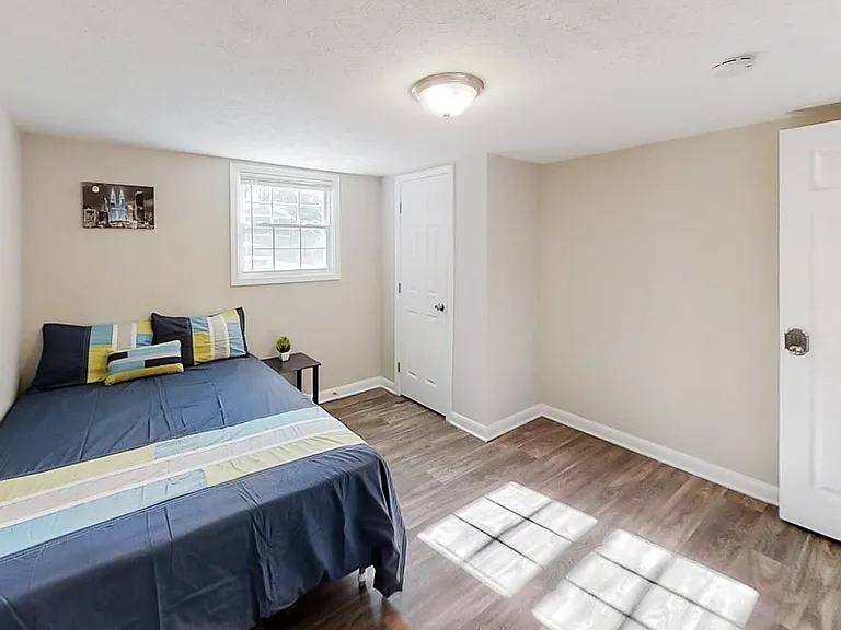 Bellwood Ln — Photo 2