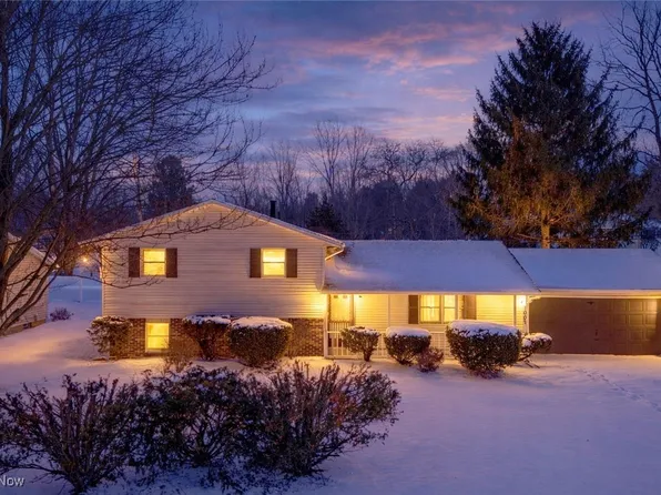 7007 Hidden Valley Dr, Amherst, OH 44001