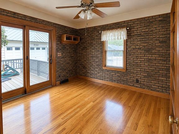 4th image of 223 W Irwin St