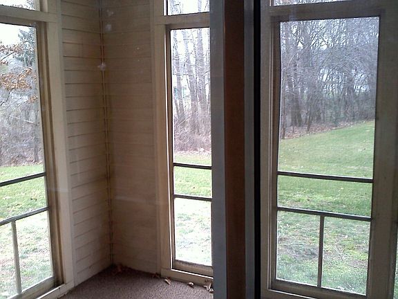 Screened Porch Off LR