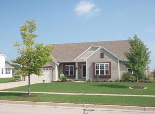 702 Stoecker Farm Ave, Mukwonago, WI 53149
