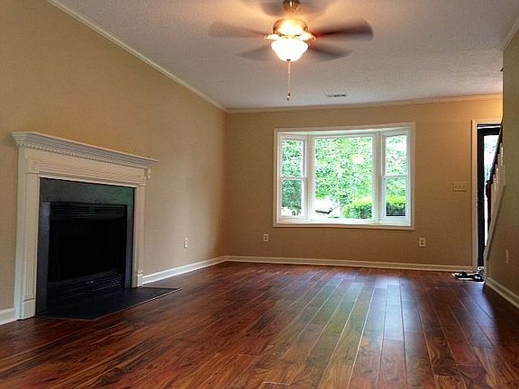 3rd image of 301 Belcross Dr