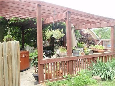 4th image of 17302 Fernshaw Ave