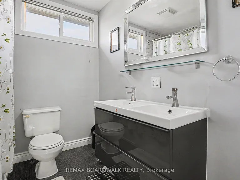 84 Sherway Dr — Photo 21