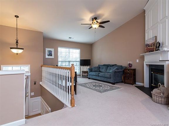 3rd image of 9212 Bellegarde Dr