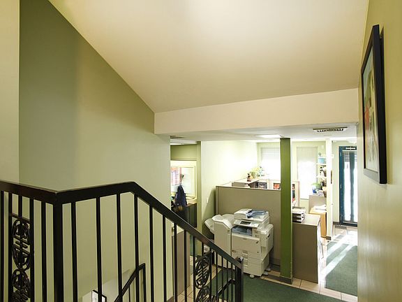 5th image of 480 Court St