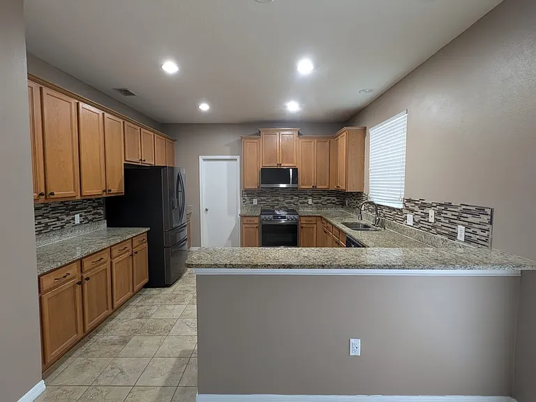 602 Rosselli Blvd — Photo 5