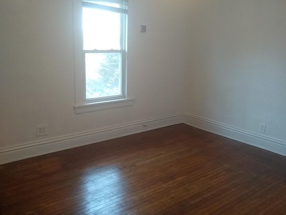 1st image of 165 S Lasalle St