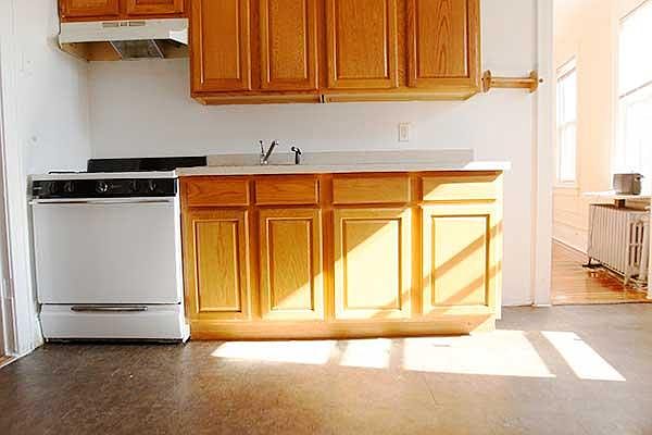 2nd image of 477 Merrick Rd APT C5