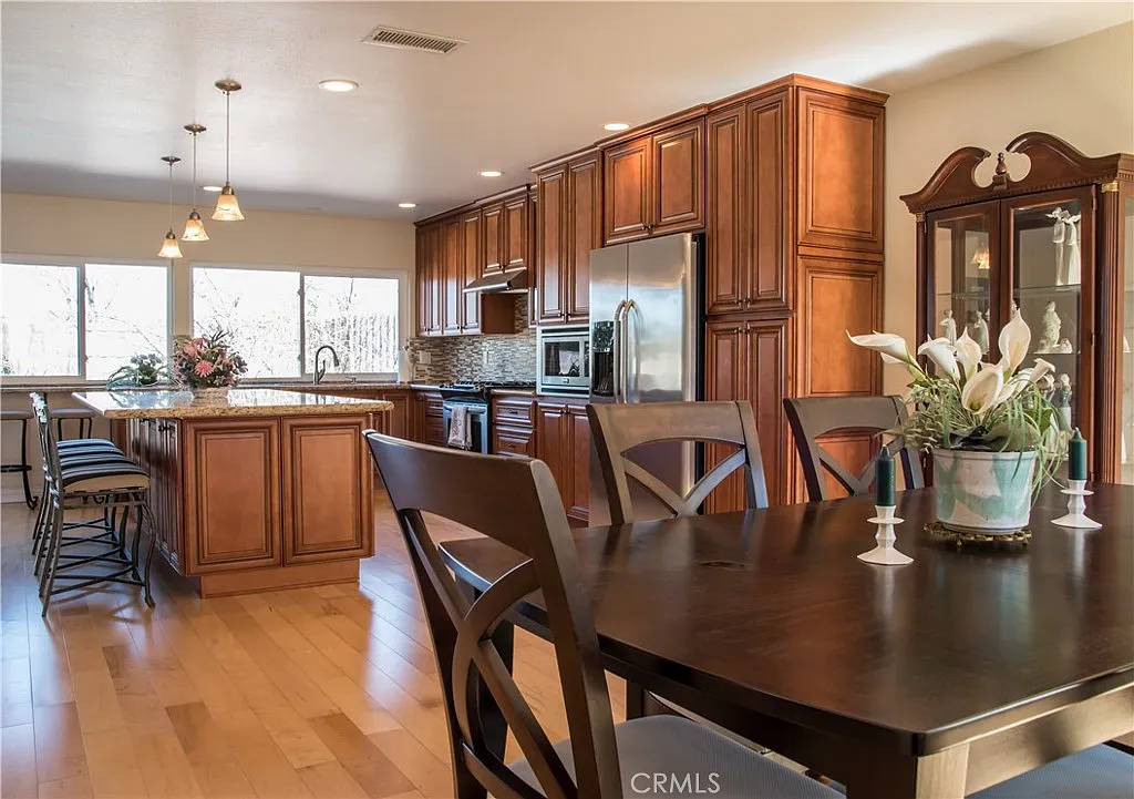 3 bed, 1505 sqft, $4,400 — Photo 4