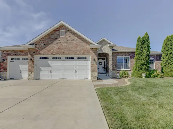 8900 Mallard Ln, Saint John, IN 46373