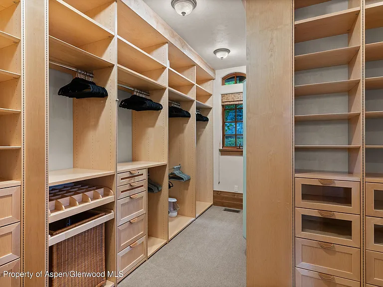 691 Pfister Dr — Photo 49