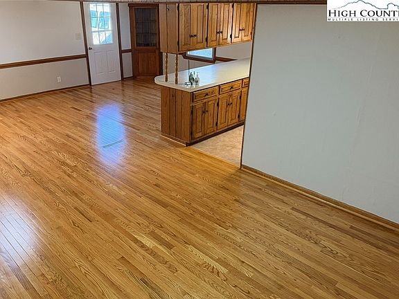 4th image of 226 WHITE PLAINS Road