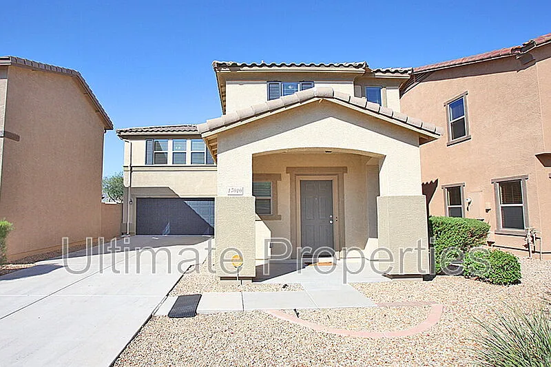 3 bed, 2.5 bath, 1692 sqft, $1,895 — Photo 2