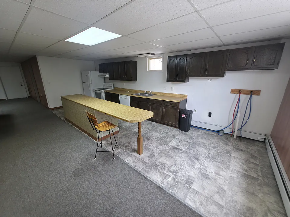 521 Main St #4