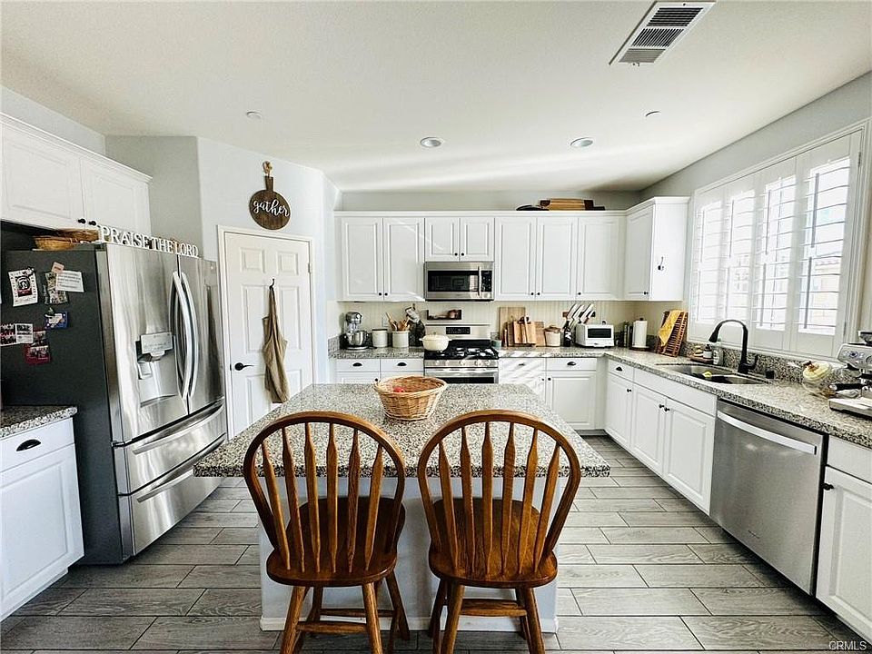 16993 Sandoval Ln, Fontana, CA 92336 Zillow