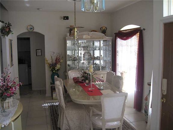 3rd image of 2072 SW Gailwood St