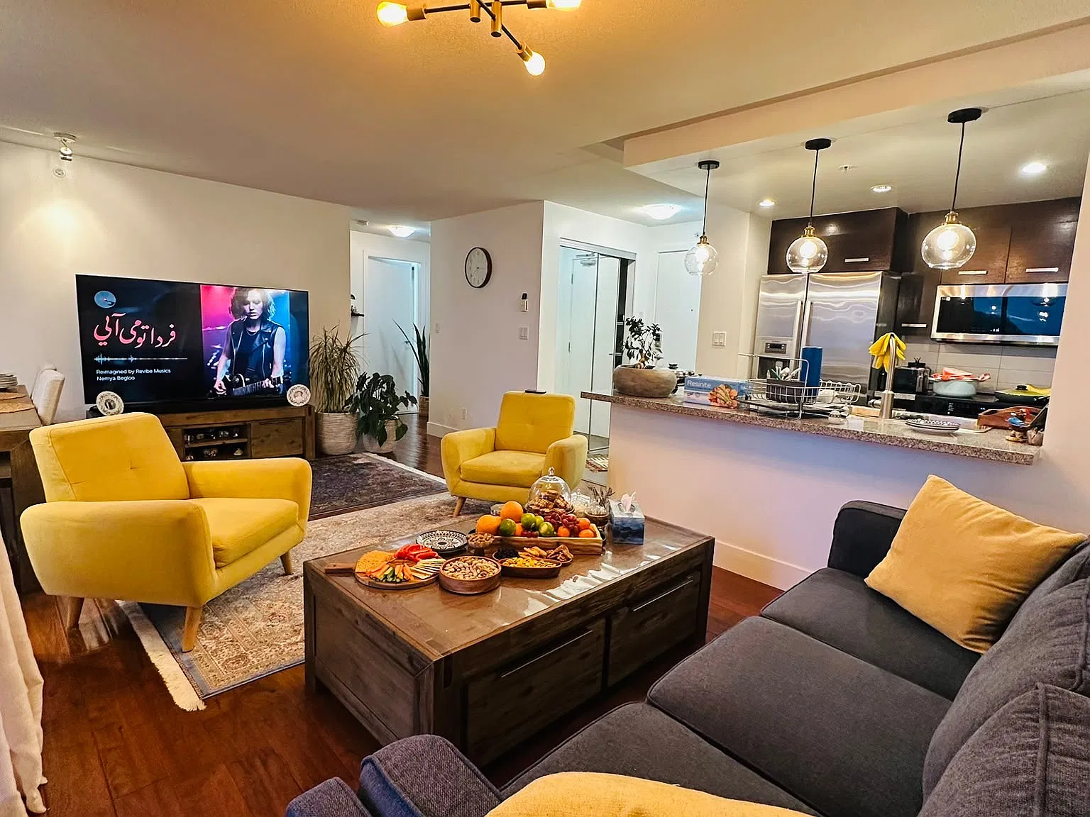 2 bed, 900 sqft, $2,750 — Photo 1