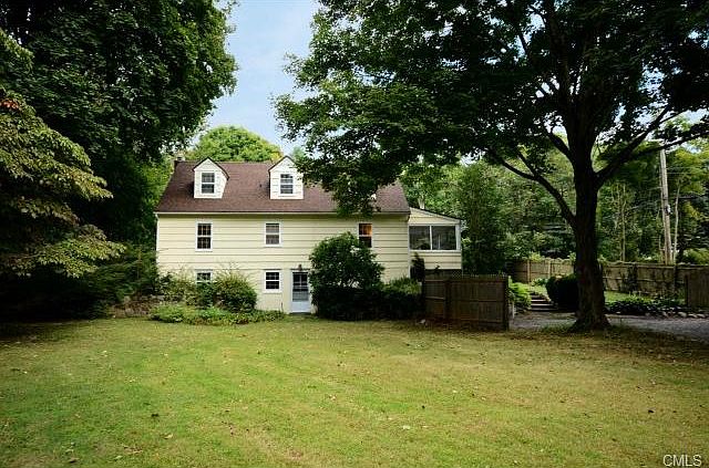 2nd image of 7 Jelliff Mill Rd