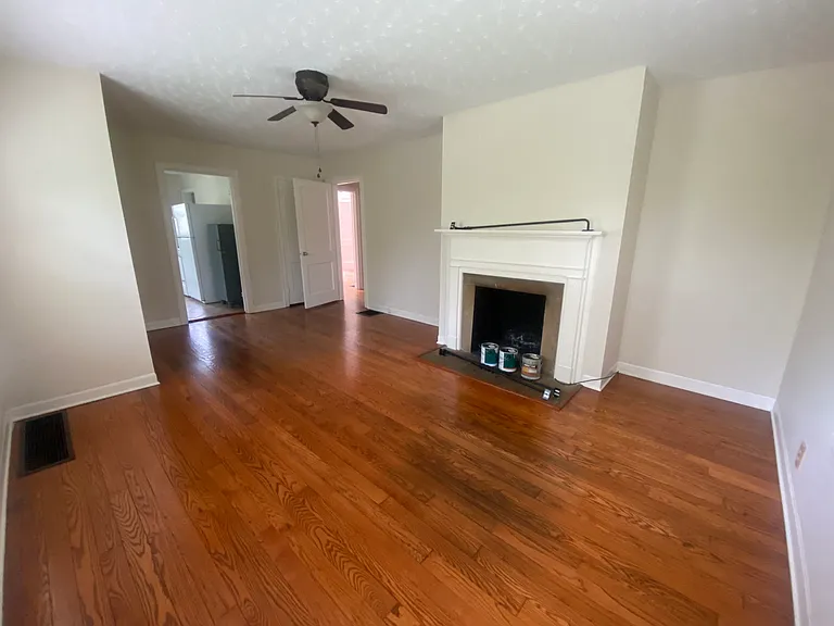 1401 Southgate Rd — Photo 2
