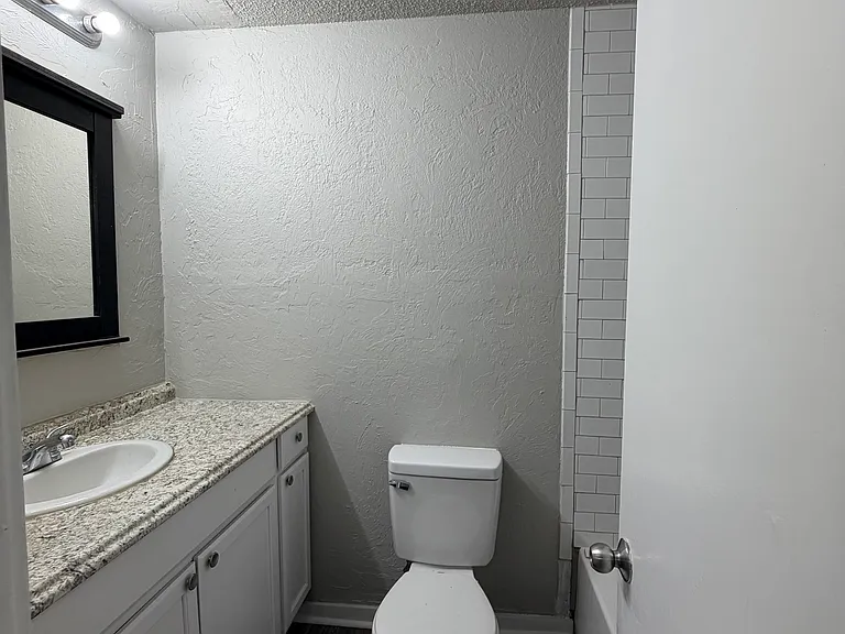 829 E Towry Dr — Photo 9