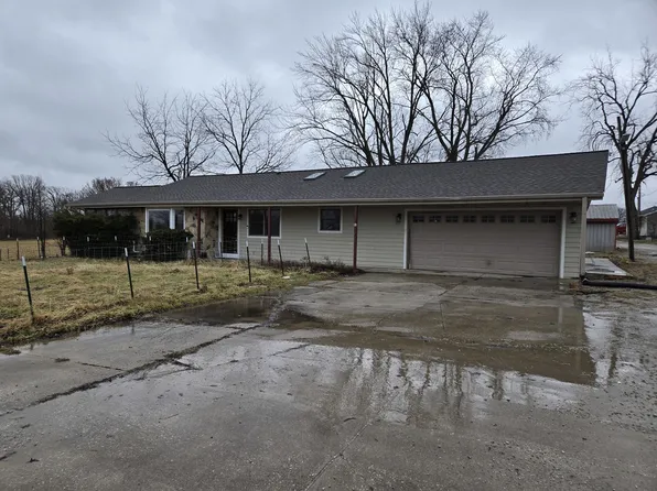 3303 E Exchange St, Crete, IL 60417