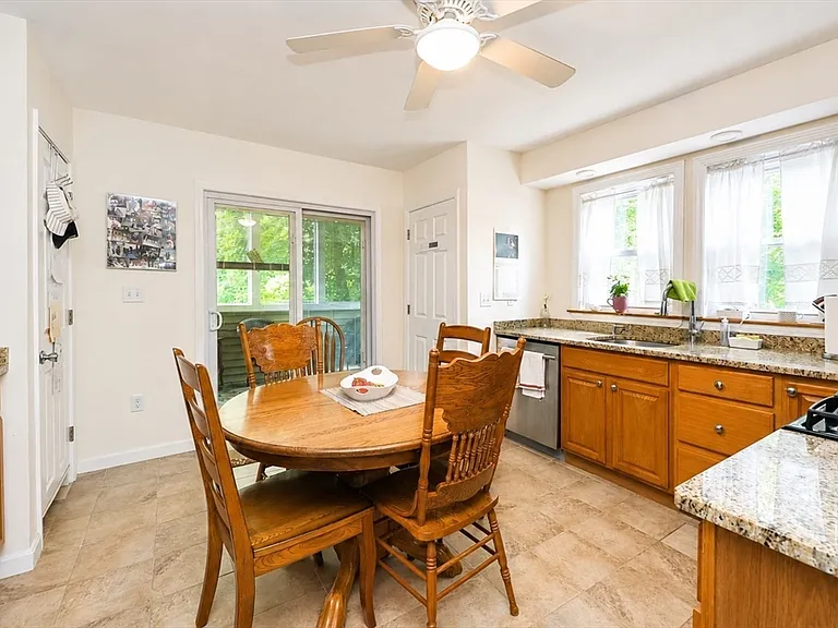 11 Sterling Park #1R — Photo 5
