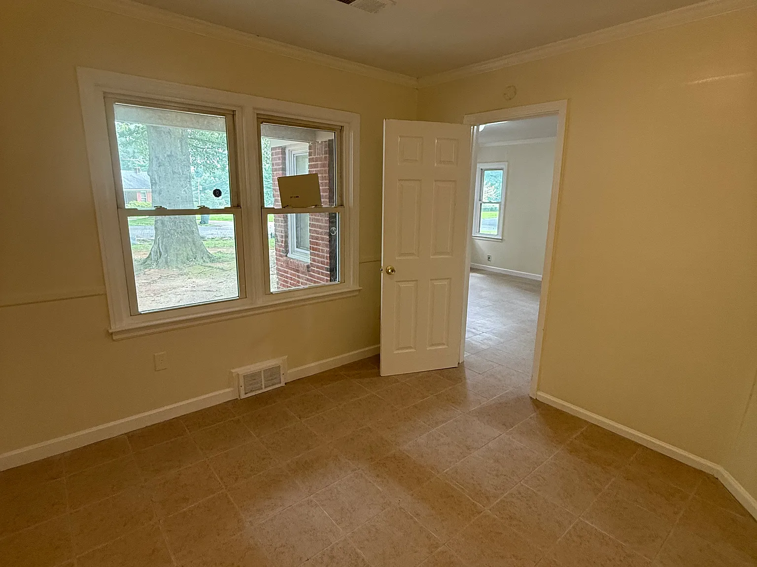 4 bed, 1.5 bath, 1198 sqft, $1,690 — Photo 4