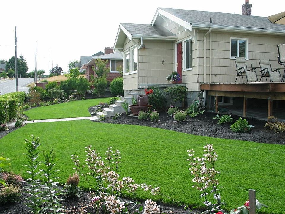 Front Yard from west