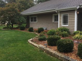 10905 N Sleepy Hollow Rd, Peoria, IL 61615