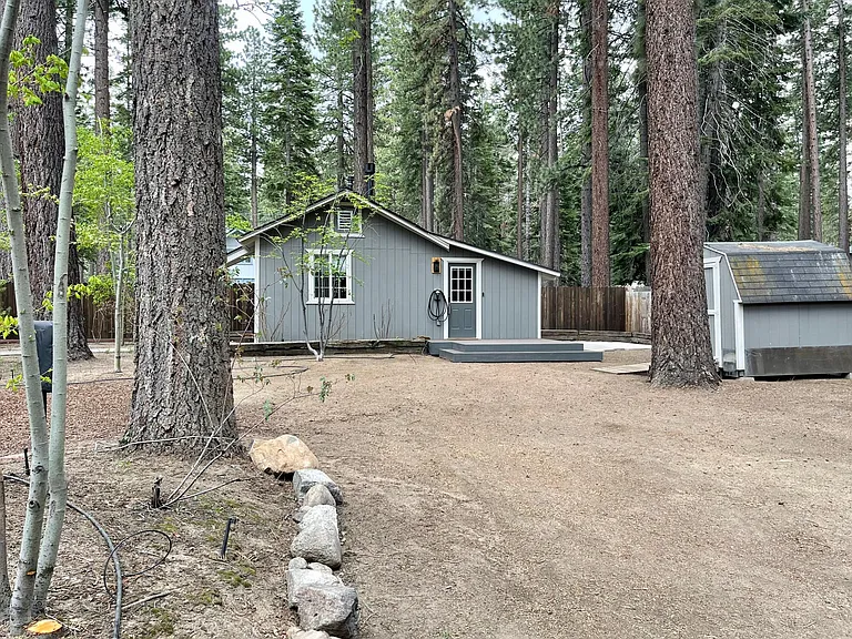 1254 Bonanza Ave — Photo 3