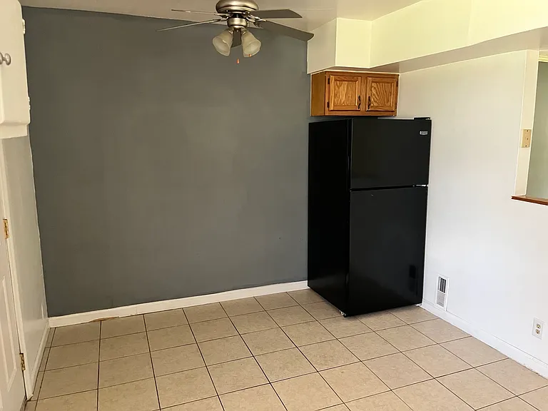 741 Valerie Ln — Photo 4