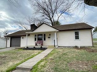 805 Park Ave, Fairfield, IL 62837