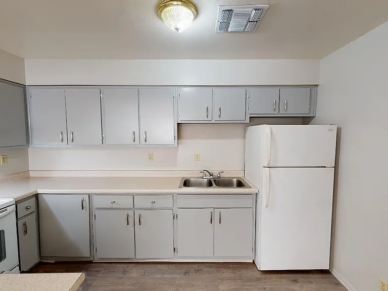 620 Morris St NE — Photo 16