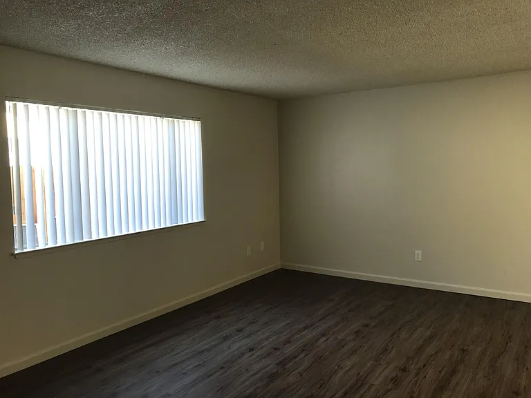 1339 E Rumble Rd — Photo 9