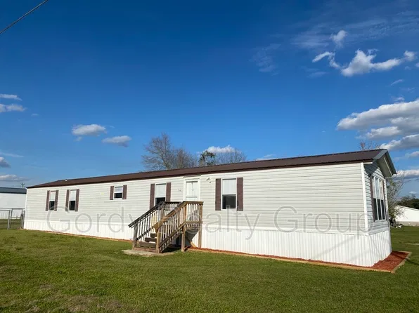 2146 Shadow Bay Dr, Grand Ridge, FL 32442