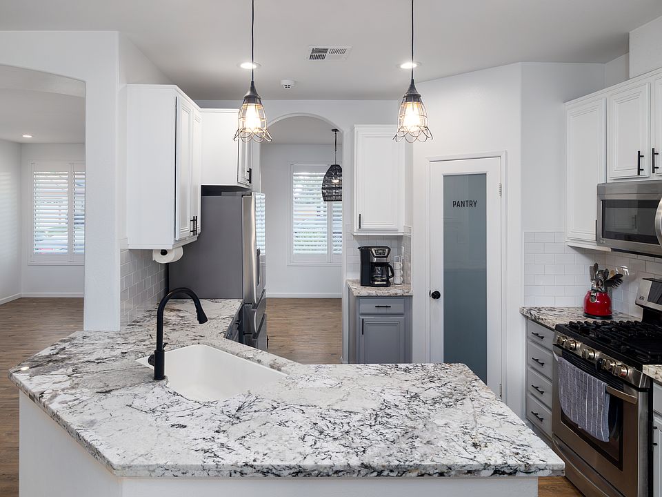 1st image of 32562 Breton Dr