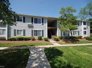 13 Steeplechase Ct, Somerset, NJ 08873