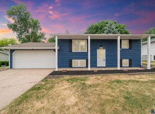 1203 N Orleans Ave, Dell Rapids, SD 57022