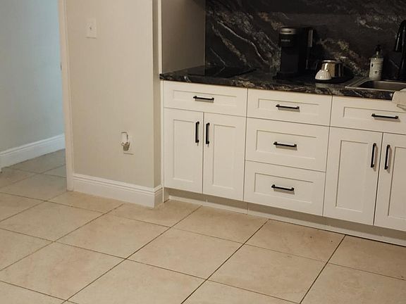 5th image of 6265 SW 31st St