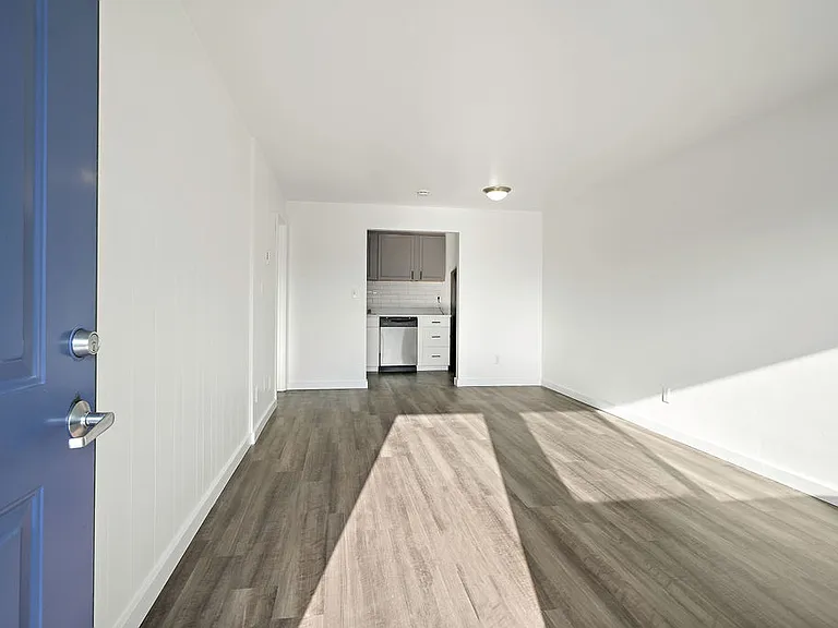 Boulevard 99 Apartments — Photo 11