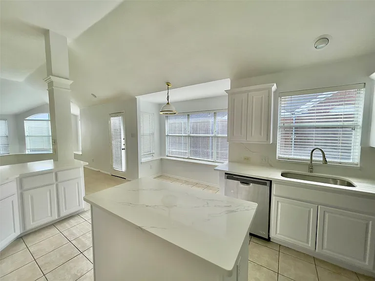 11002 Tree Shadow Ln — Photo 31