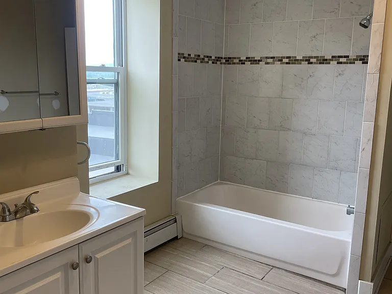 71 N Main St — Photo 18