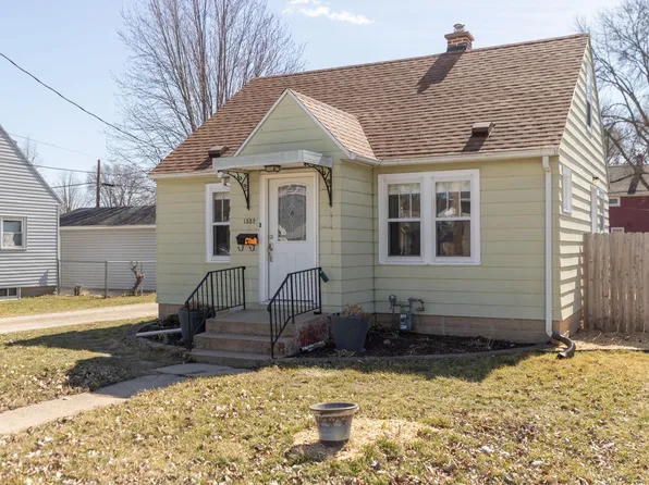1332 4th St NE, Rochester, MN 55906