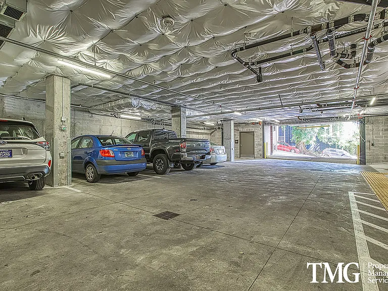 Corbett Heights Apartment Homes — Photo 7