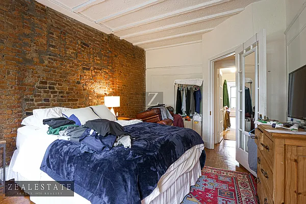 Rented by ZealEstate Group Inc | media 7