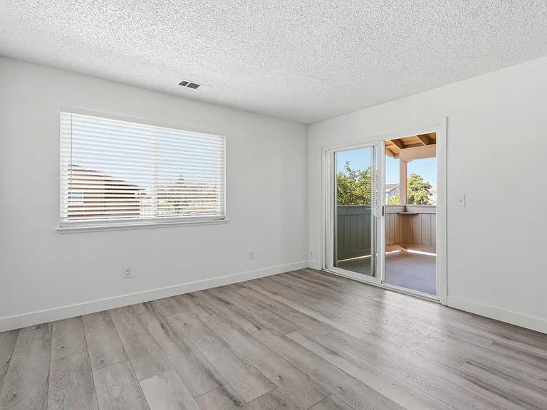 426 Cherry Ln #H — Photo 7