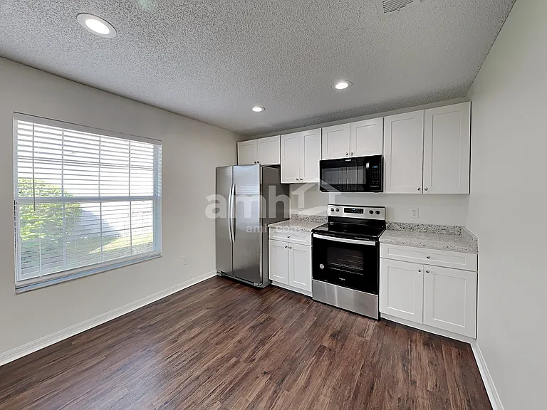2273 Heathwood Cir — Photo 3