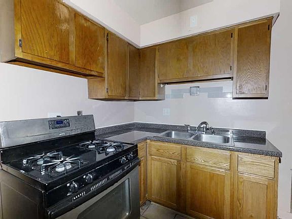 3rd image of 1240 S 55th Ct